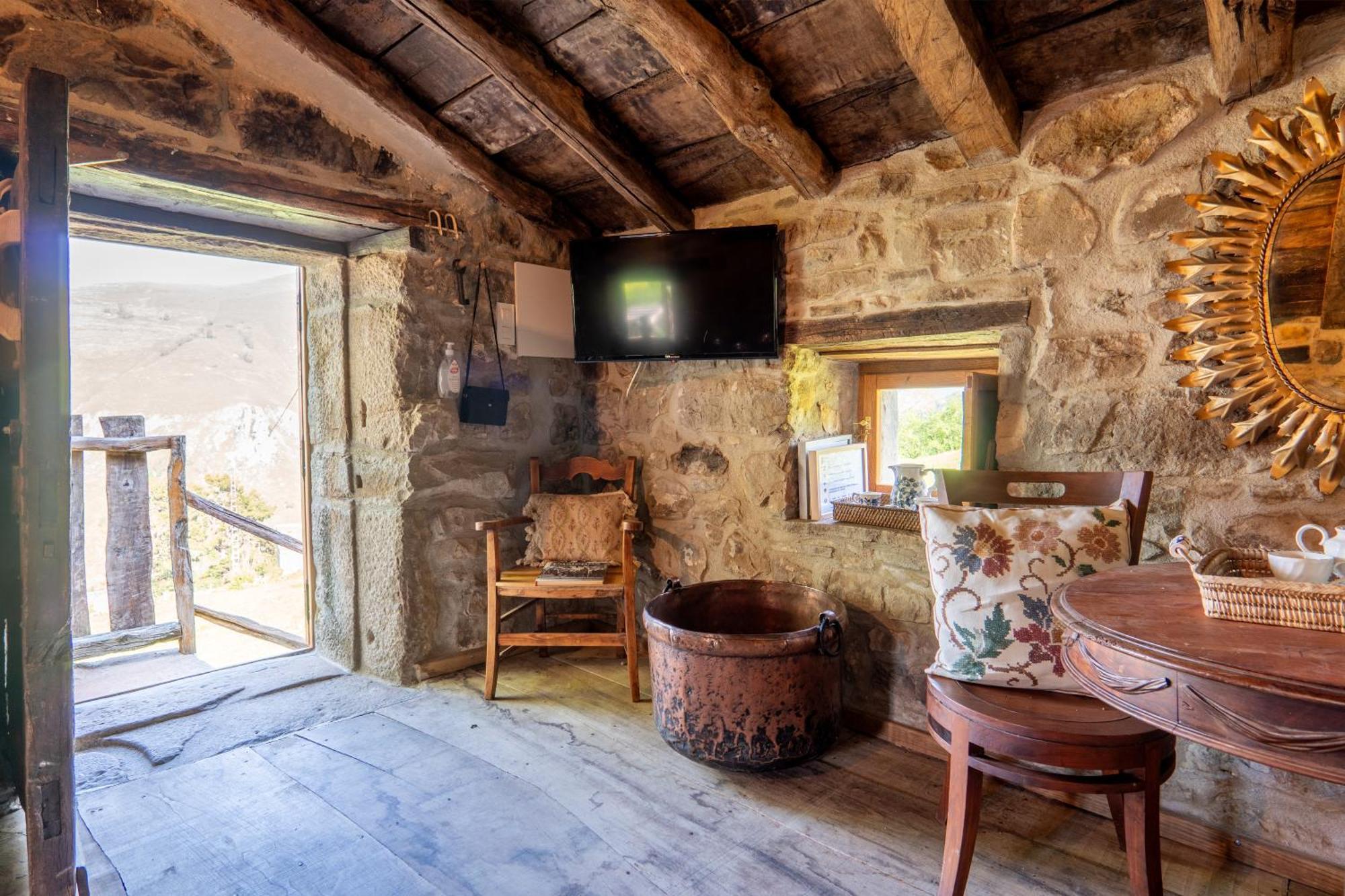 Vivienda Pasiega Lo Lucas 1920 San Roque de Riomiera Luaran gambar